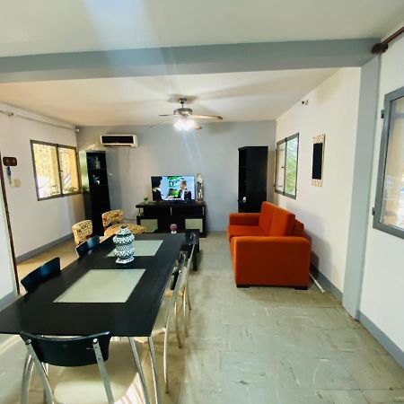 House G&S, Depto Con 3 Dormitorios Para 7 Personas Pleno Centro De La Ciudad Пуерто Игуасу Екстериор снимка